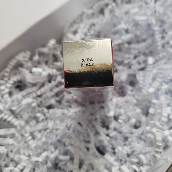 Buxom - Extrovert mascara - Picture 2 of 3